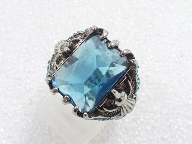 JAPANESE KIMONO / ANTIQUE COLORED STONE RING (SIZE 11)